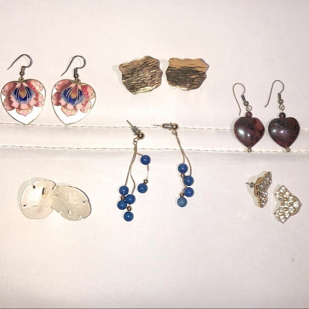 Earrings Vintage 6 pairs Shell, hearts, Rhinestone. Jewelry lot